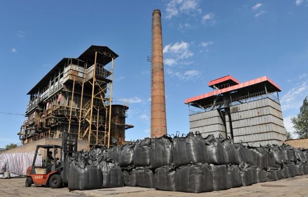 威大椰殼活性炭生產廠家，生產各種廢水使用的椰殼活性炭等活性炭產品！