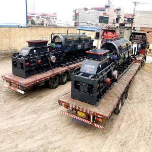 2PGC600x750直聯(lián)雙齒輥破碎機(jī)發(fā)往廣東